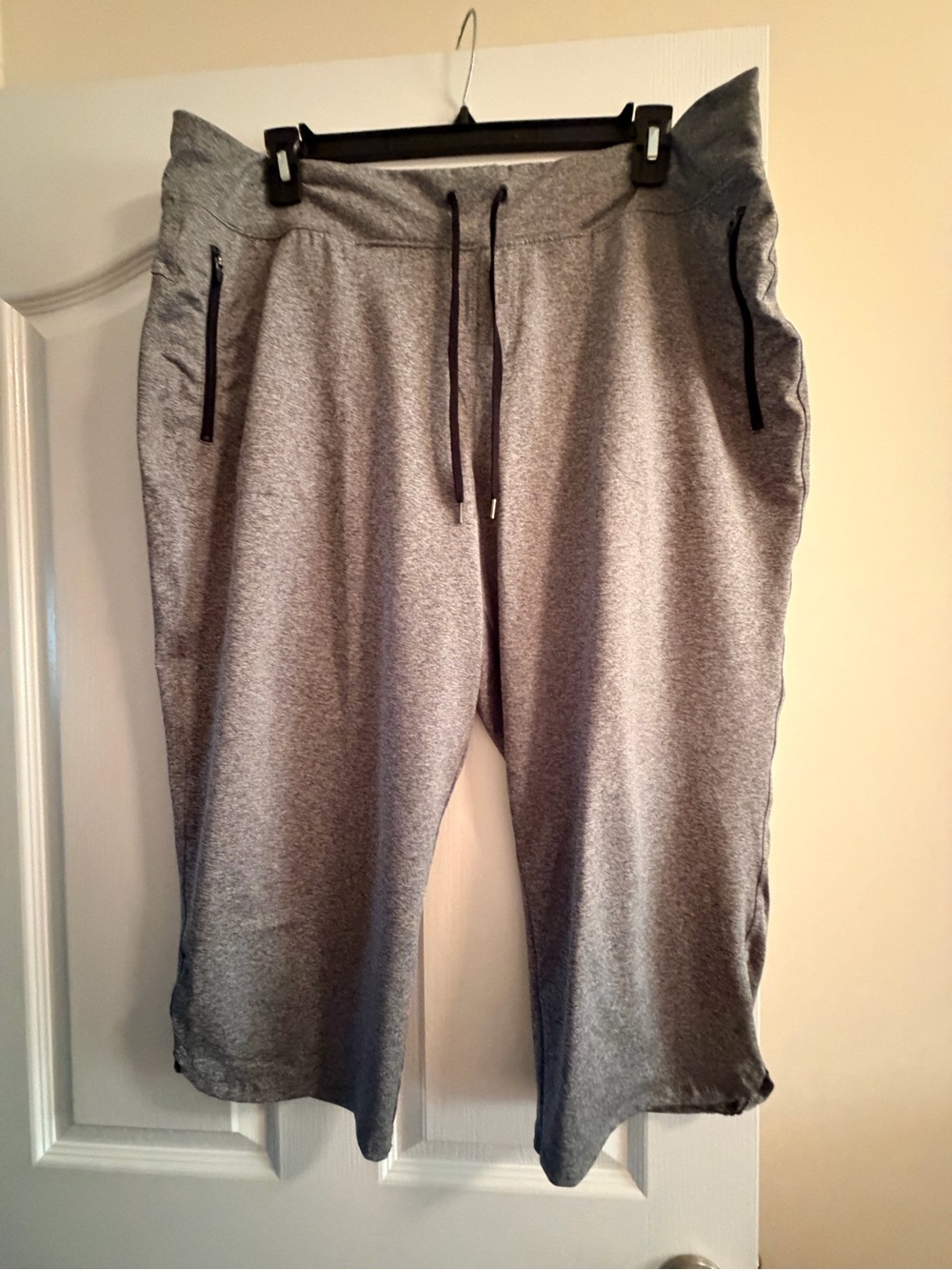 tek gear Gray Athletic Capri Track Pants with Zipper Pockets